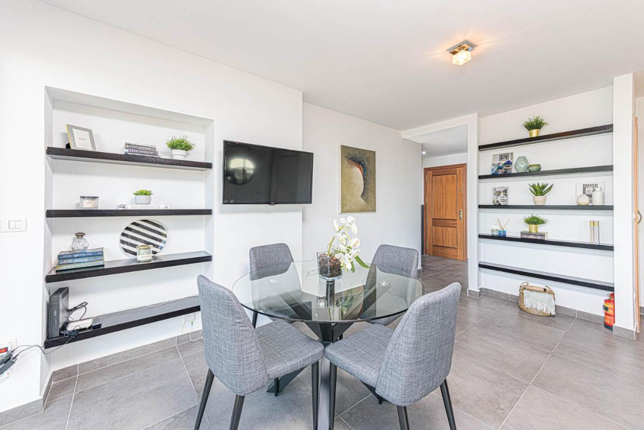 Mediterraneo Beach Apartment In Malaga By Solaga Holiday Homes Eksteriør billede