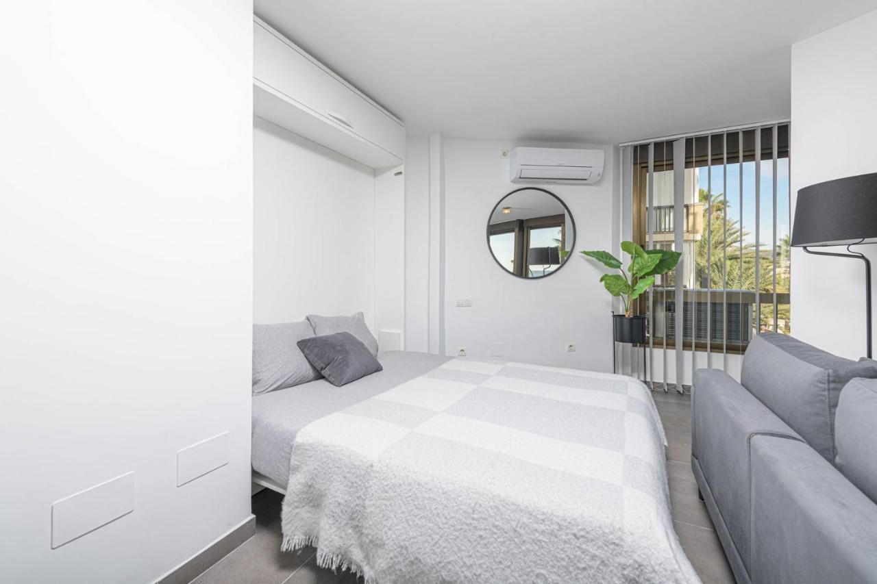 Mediterraneo Beach Apartment In Malaga By Solaga Holiday Homes Eksteriør billede